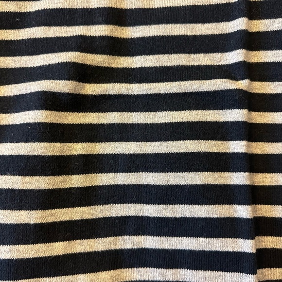 Banana republic crew neck navy and grey striped sweater - Picture 4 of 8